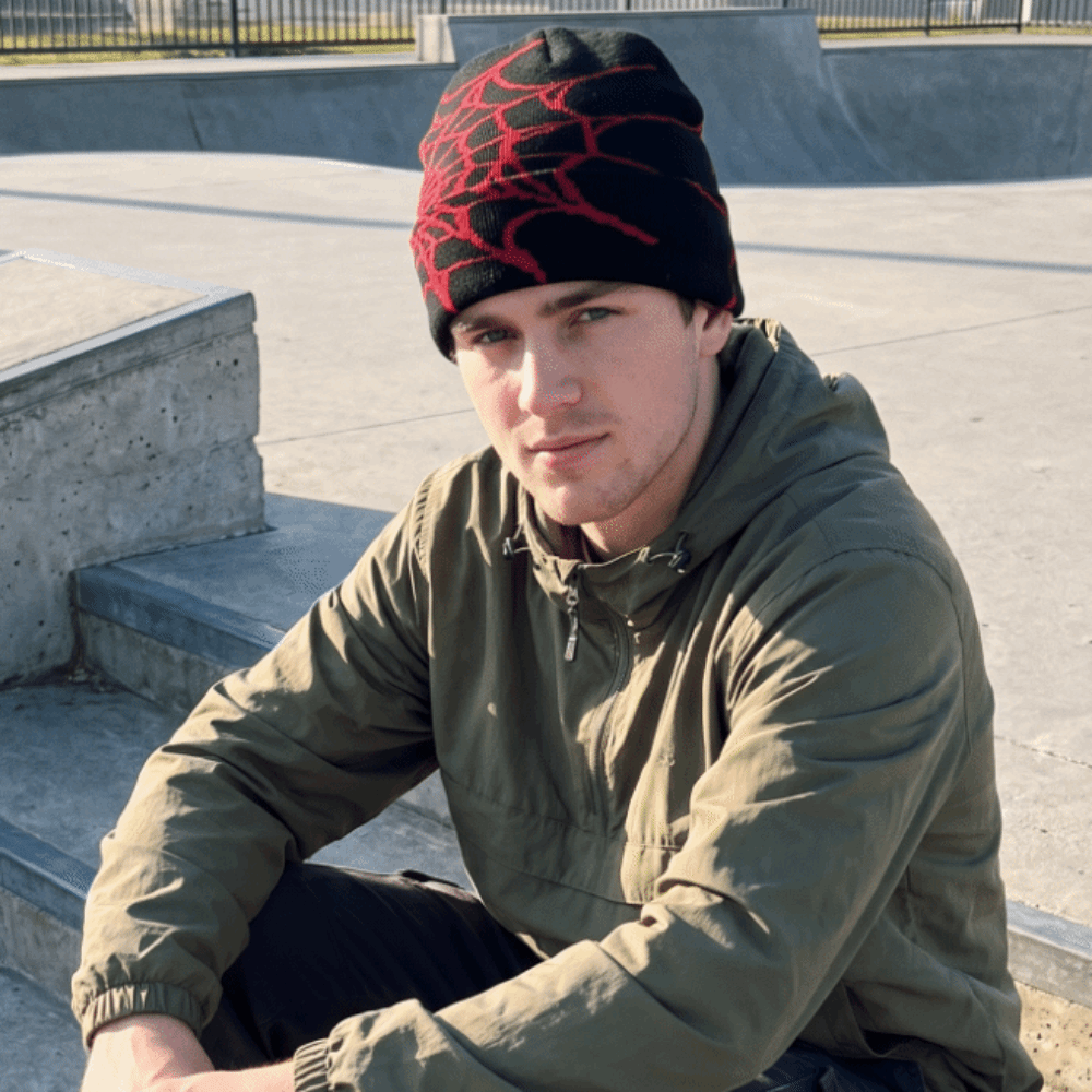قبعات بيني بنمط شبكة العنكبوت  - مراجعة Beanie Cuffed Knit وسعره