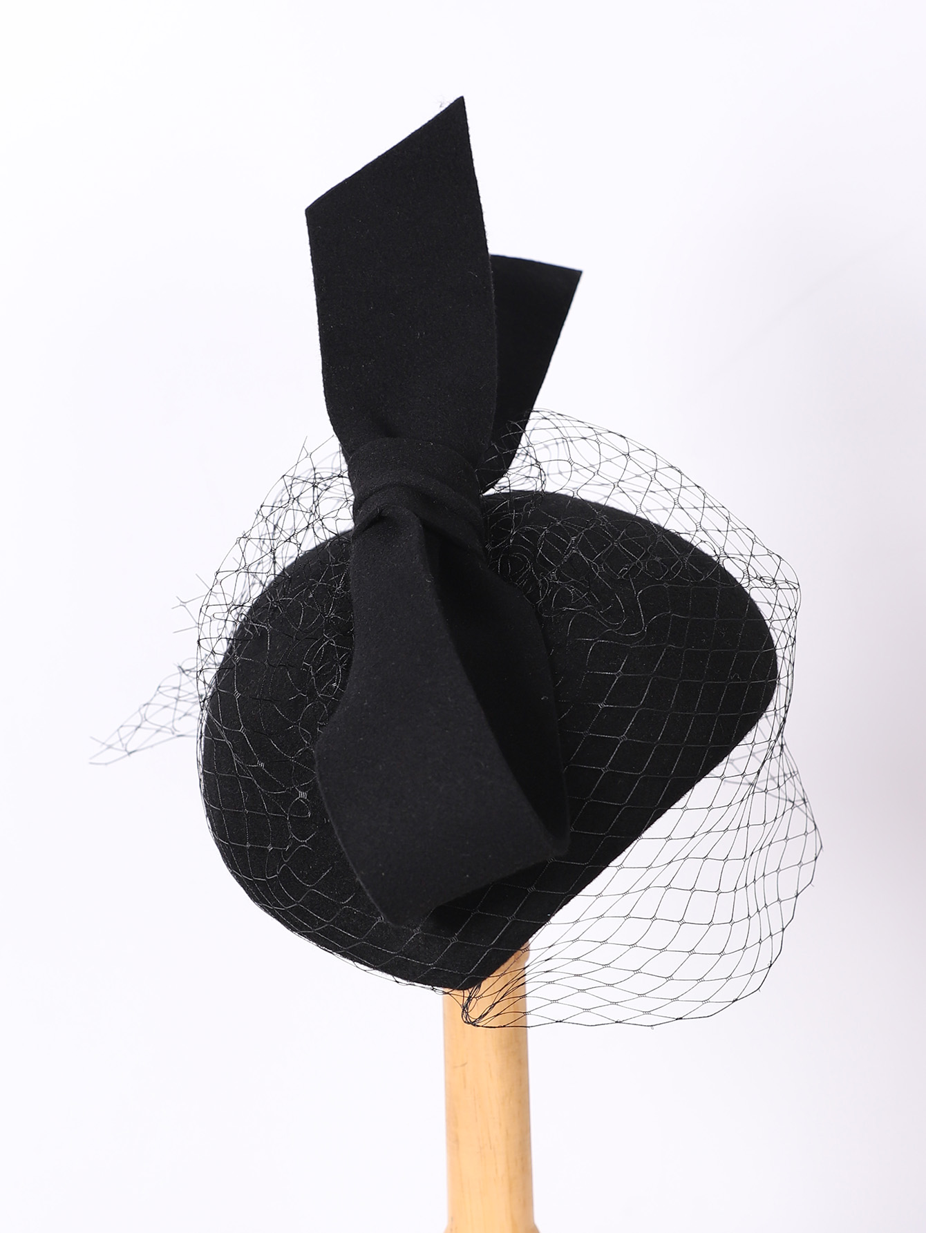 الفرنسية الأبيض القبعات الفاسن - مراجعة Beret French Wool وسعره